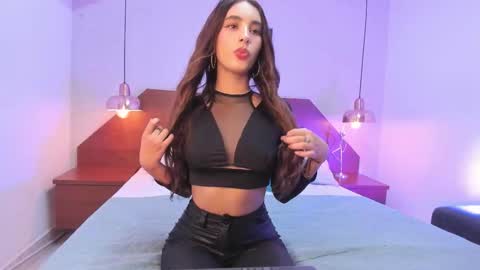 Emma online show from November 24, 8:22 pm