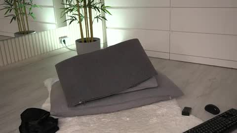 emmablanco online show from April 11, 7:45 am