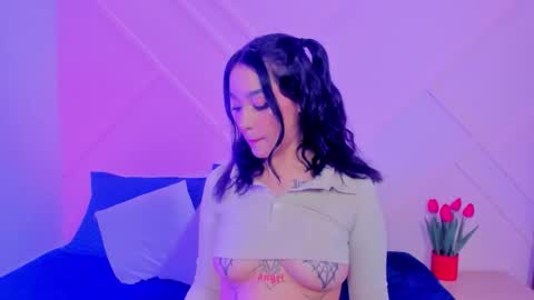 emmajohanson online show from October 13, 3:42 am