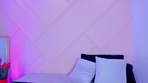 emmajohanson online show from October 1, 8:25 pm