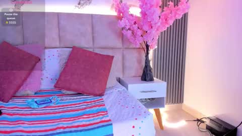 emmalove01 online show from March 1, 2:55 am