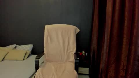 Emma online show from November 30, 5:28 pm