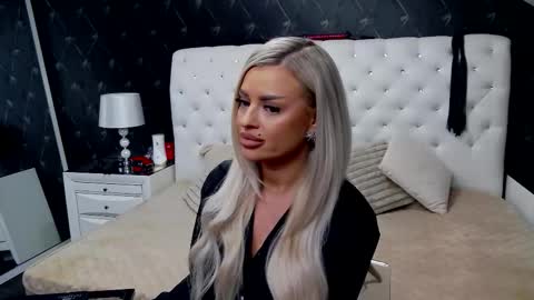 Emma Mavis online show from January 9, 12:31 pm