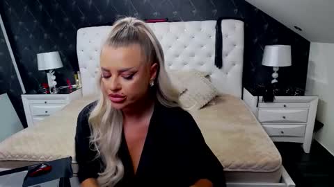 Emma Mavis online show from November 4, 7:24 am