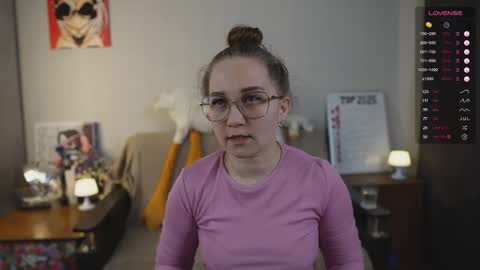 Mia online show from February 8, 4:00 pm