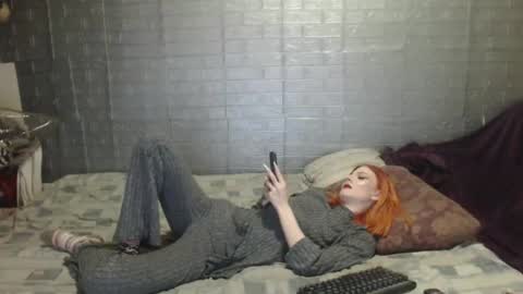 Emmily000 online show from December 7, 12:30 am