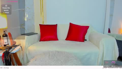 EMYLY  online show from March 20, 1:10 am