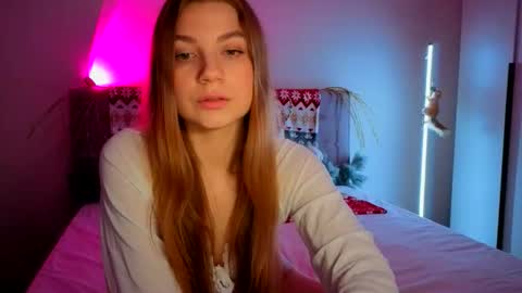 enjoyeverymoment_ online show from December 20, 7:07 pm