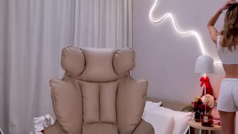 entya online show from December 18, 7:02 am