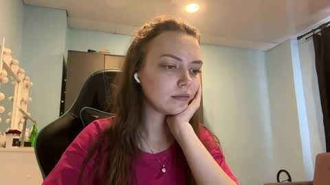 Lily online show from April 3, 3:04 am