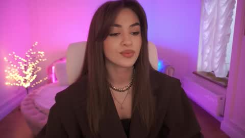 Erica online show from March 5, 2:46 pm