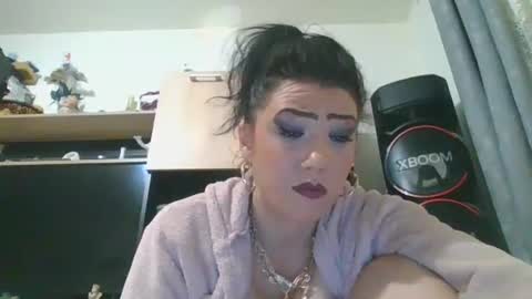 erikaguapa1989 online show from April 14, 2:44 am