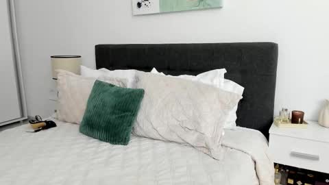 Erika online show from December 19, 1:14 pm