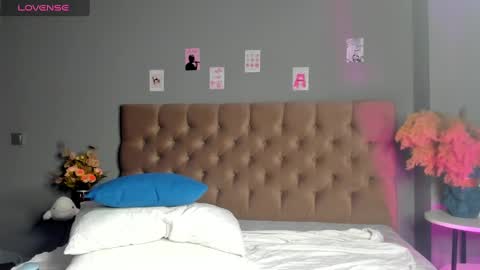 Esme Runn online show from January 12, 10:23 am