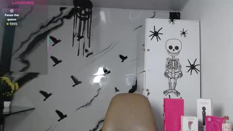 esmeralda_bk online show from November 5, 9:20 pm