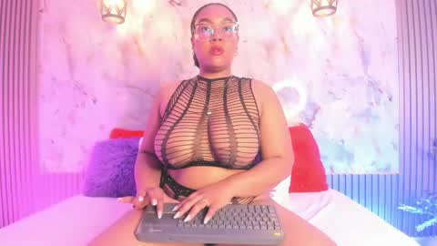 esmeralda online show from March 11, 9:34 am