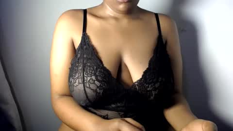 Esme online show from June 27, 11:11 pm