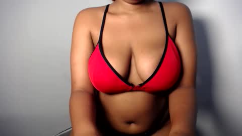 Esme online show from May 16, 12:26 pm