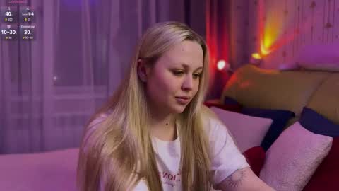 Estella online show from March 16, 6:12 pm