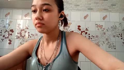 estellekirbo online show from March 25, 1:14 pm