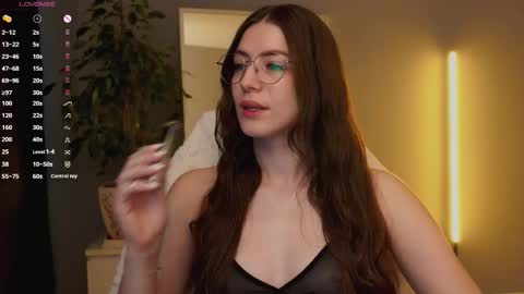 Snapshot of ester_hill chatting on September 23, 1:48 am Ester online show from September 23, 1:48 am