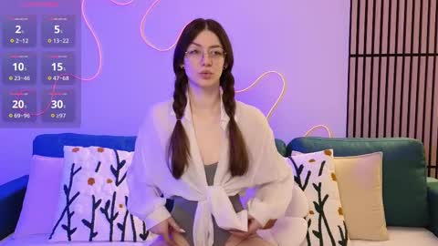 Snapshot of ester_hill chatting on February 23, 9:44 pm Ester online show from February 23, 9:44 pm