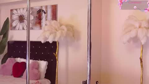 Esthera   online show from November 15, 5:41 am