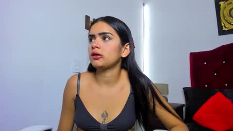 Estrella  online show from December 16, 1:06 pm