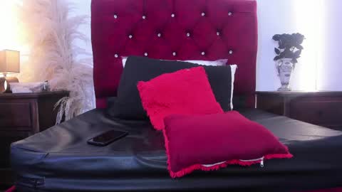 Estrella  online show from May 2, 7:39 pm
