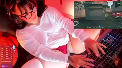 Aura online show from July 7, 1:58 pm
