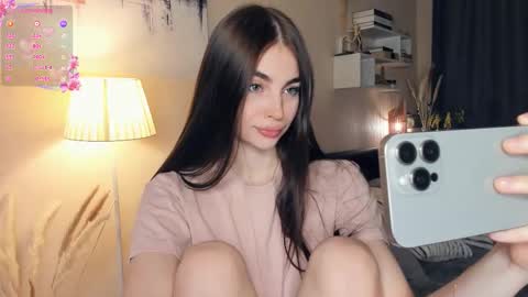 Mary online show from November 15, 8:04 am