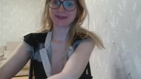 eva2323 online show from January 17, 7:10 pm