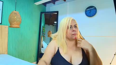 eva_love49 online show from February 28, 8:19 pm
