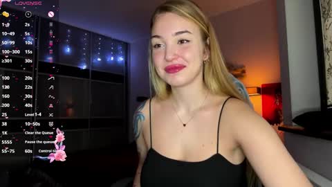 evacarter1 online show from November 10, 10:43 am