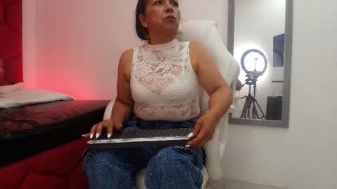 EVA GODDESS  online show from January 5, 8:01 pm