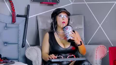 Snapshot of evangeline_17 chatting on September 17, 3:15 am Miss Evangeline    online show from September 17, 3:15 am