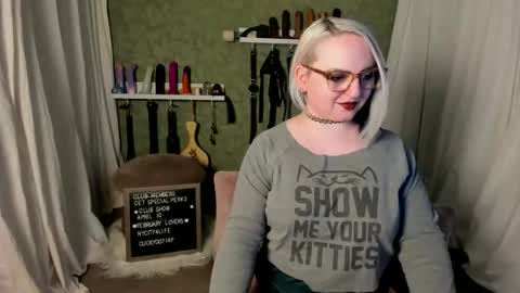 Evan Harlowe online show from March 28, 10:30 pm