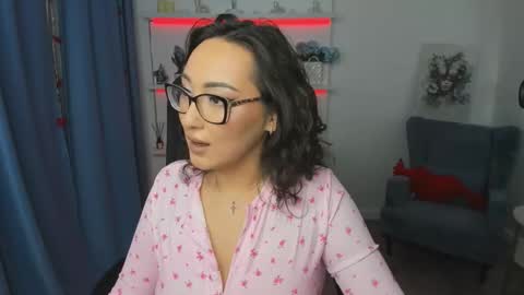 evasarazardje online show from February 4, 12:19 pm