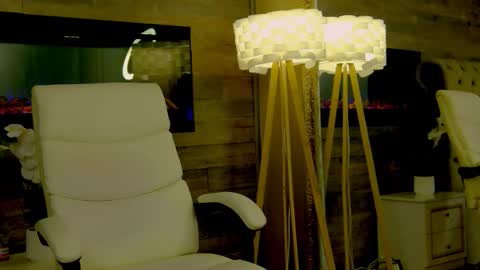 EveHamilton online show from April 16, 10:34 pm