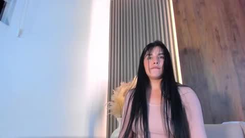 E V E L I N online show from January 18, 2:41 am