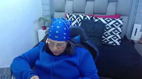 evelin zaens online show from March 13, 5:53 am