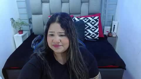 evelin zaens online show from March 19, 5:56 am