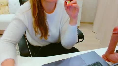 evelove online show from February 13, 5:03 pm