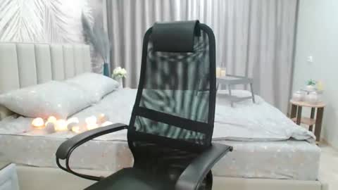 evelove online show from March 13, 5:58 pm