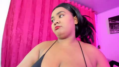 Evelyn Sandoval online show from July 7, 1:30 am