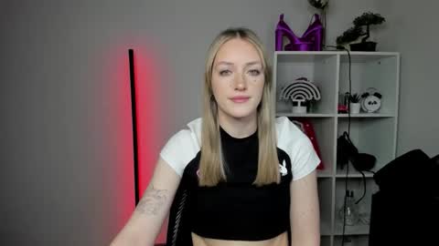evelynblond online show from March 9, 6:38 am