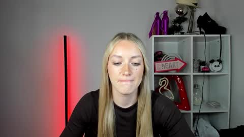 evelynblond online show from June 3, 1:01 pm