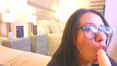 eviegothel_ online show from February 24, 12:15 pm