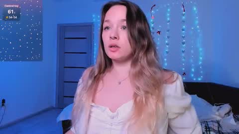 evilla_brill online show from March 6, 5:08 pm