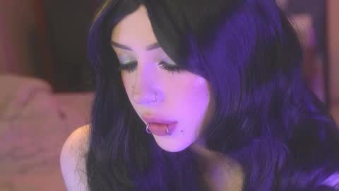 Alyson online show from November 11, 8:06 pm